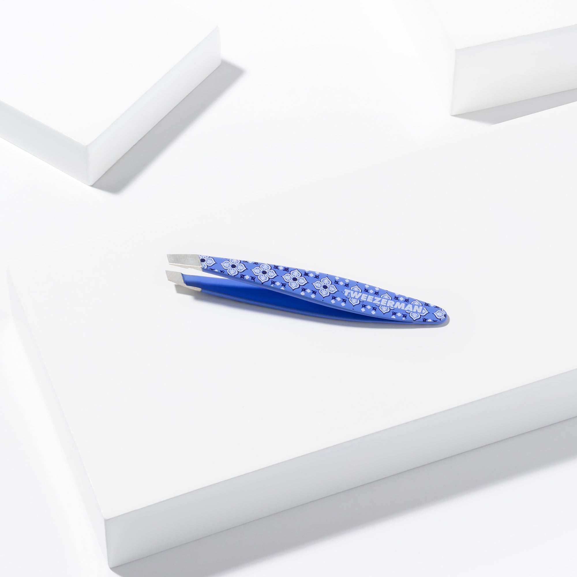 Mini Slant Tweezer with Blue and White Pattern