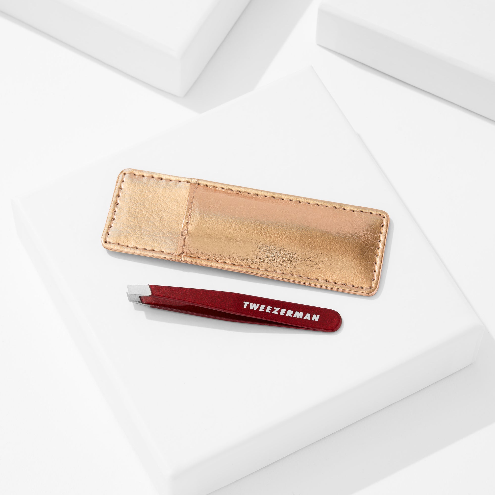 Vintage Rose Mini Slant Tweezer with gold-colored case