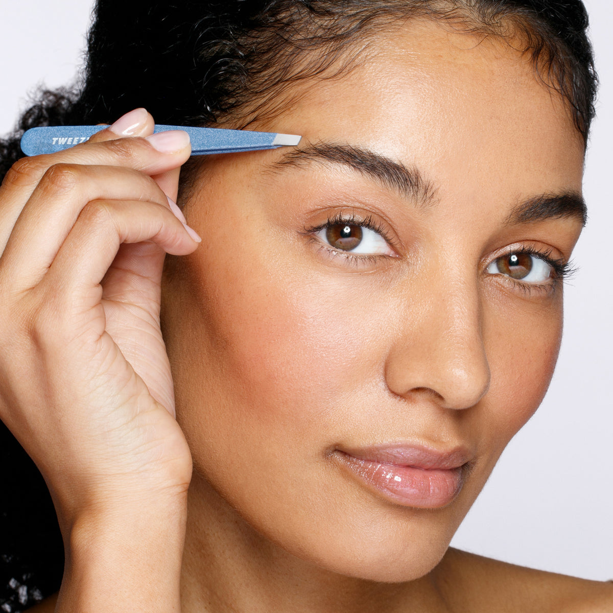 1230-CR | Slant Tweezer Assorted Colors:
Granite Sky, Black, Pink