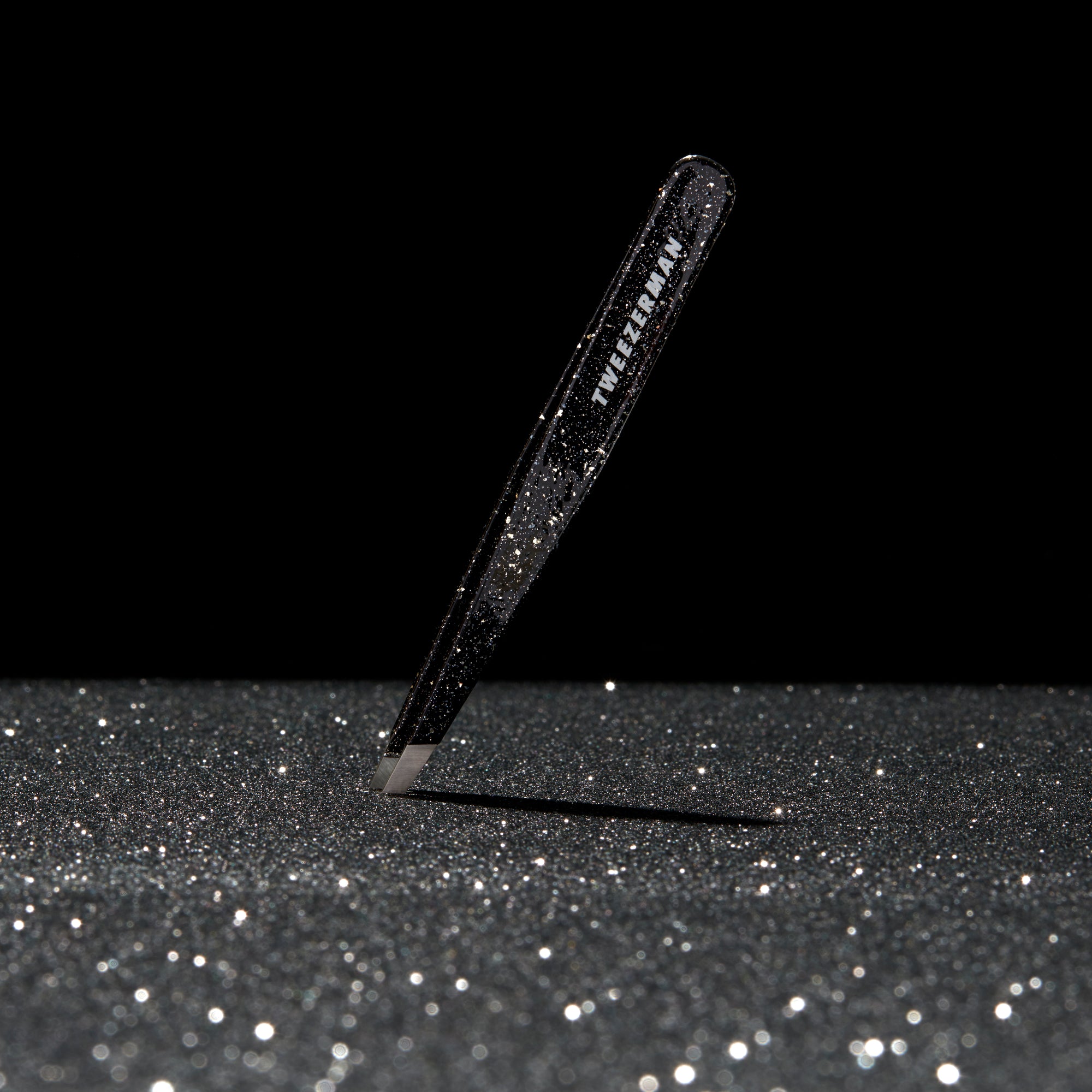 1256-BDR | Dusted Onyx Slant Tweezer